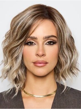 RENE OF PARIS NYX in Tres Chocolate Rooted! Like new condition! Wavy Bob!